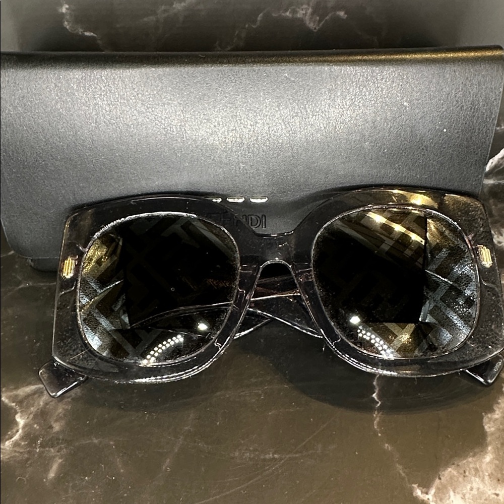 Fendi Black Oversized Cat-Eye Glasses - Picture 2 of 11